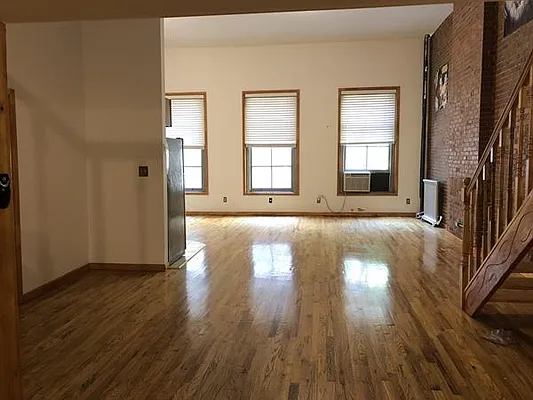 Rented by Triumph Property Group | media 20