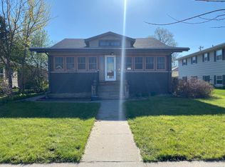 808 N 1st St, Aberdeen City, SD 57401