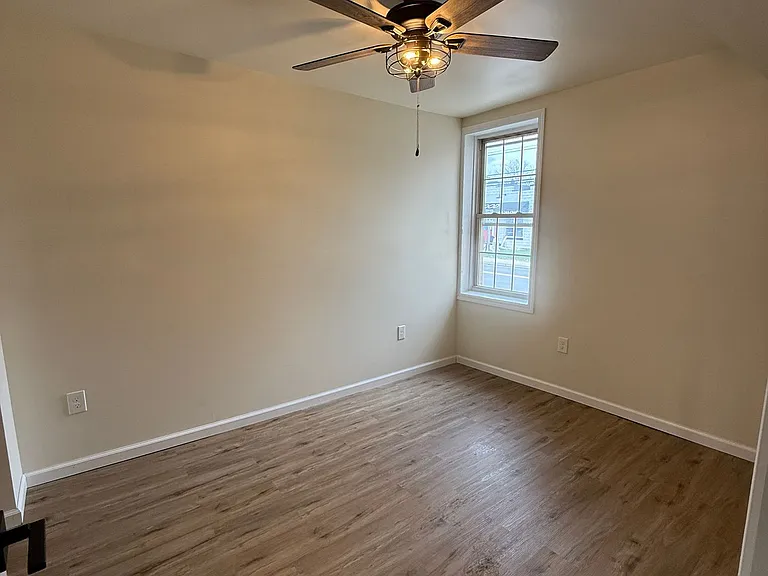 309 Main St #5 — Photo 8