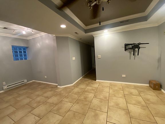4th image of 2825 N Hamlin Ave #G