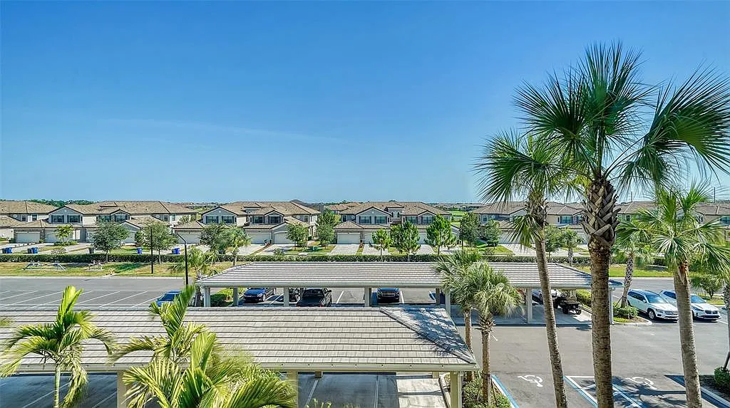 2 bed, 2.0 bath, 1142 sqft, $6,000 — Photo 4