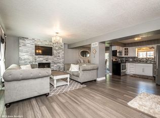 4213 90th St, Urbandale, IA 50322