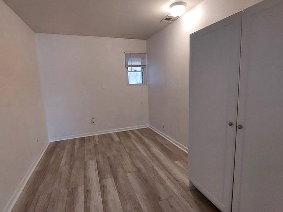 4th image of 390 Sacramento St