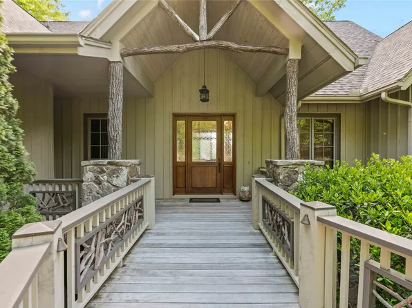 150 Old Hunters Run, Cashiers, NC 28717