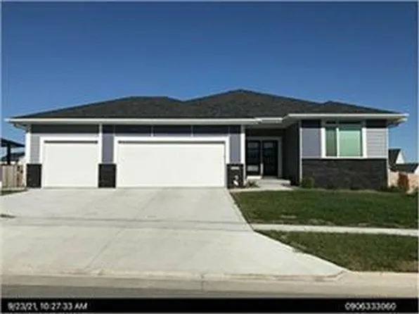 5219 Springbrook Dr, Ames, IA 50014