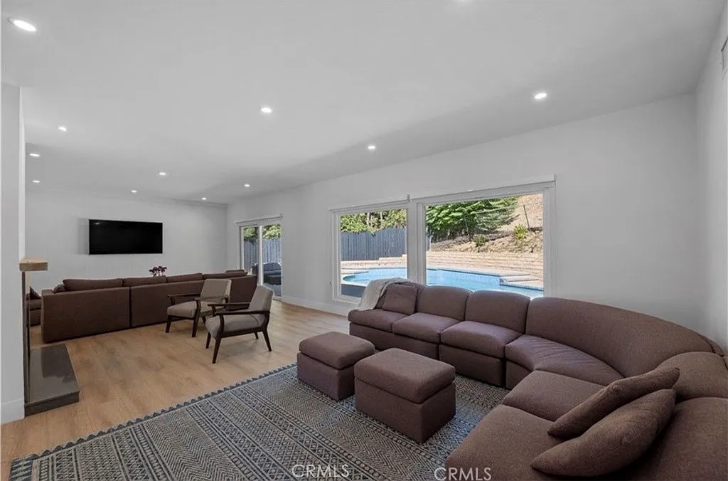 4 bed, 2262 sqft, $14,000 — Photo 4