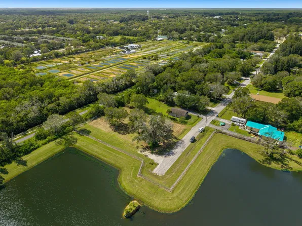 1075 Lincoln St, Fellsmere, FL 32948