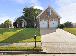 69 Lake Pointe Dr, Hernando, MS 38632