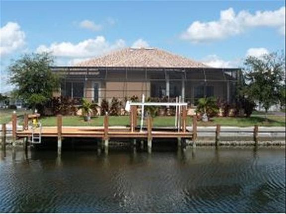 1061 COTTONWOOD COURT