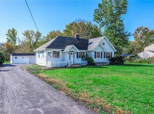 27087 Cook Rd, Olmsted Falls, OH 44138