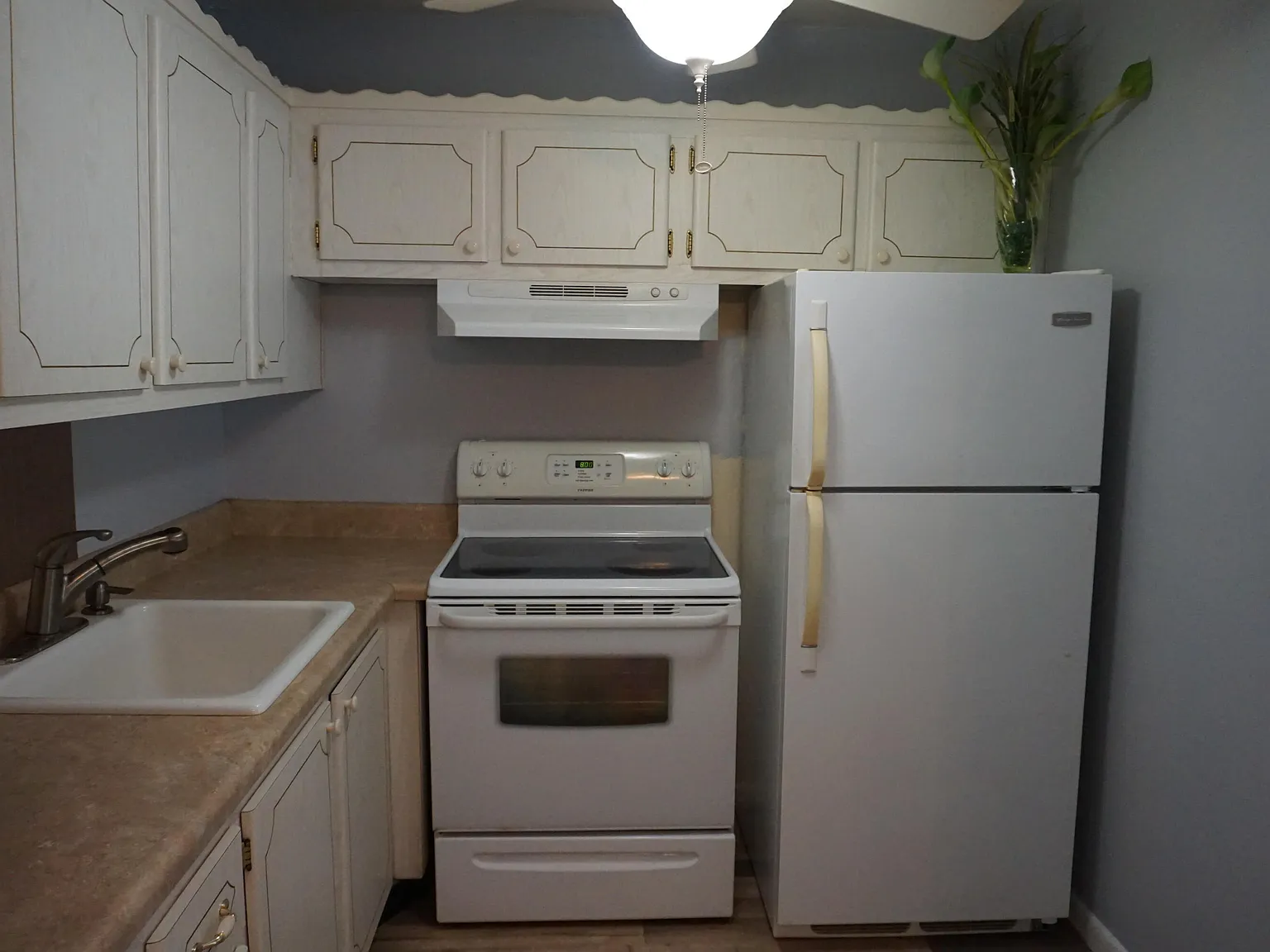 1 bed, 1.0 bath, 532 sqft, $1,200 — Photo 2