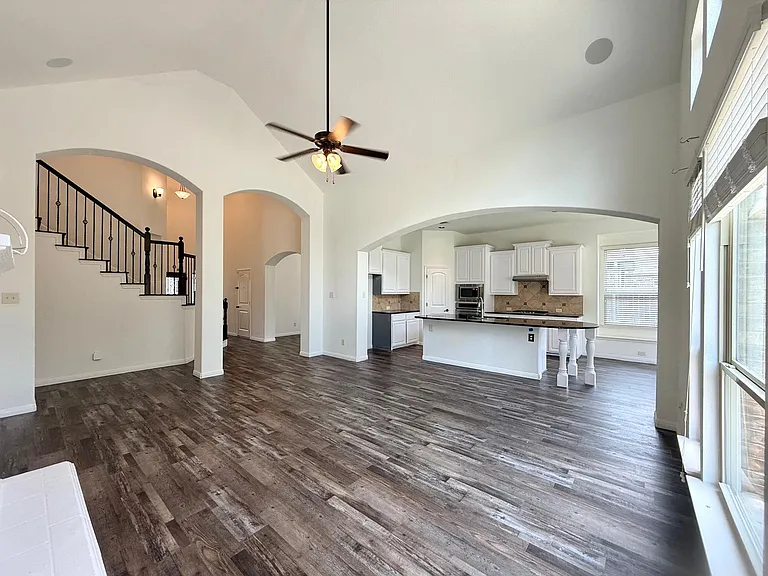 160 Stevenson Dr — Photo 11
