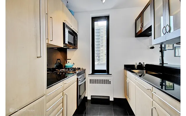 Sold by Douglas Elliman | media 7