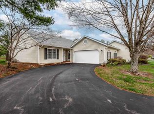703 E Pepperridge Dr, Bloomington, IN
