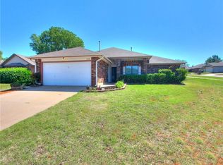 1808 Pennington Cir, Midwest City, OK 73130
