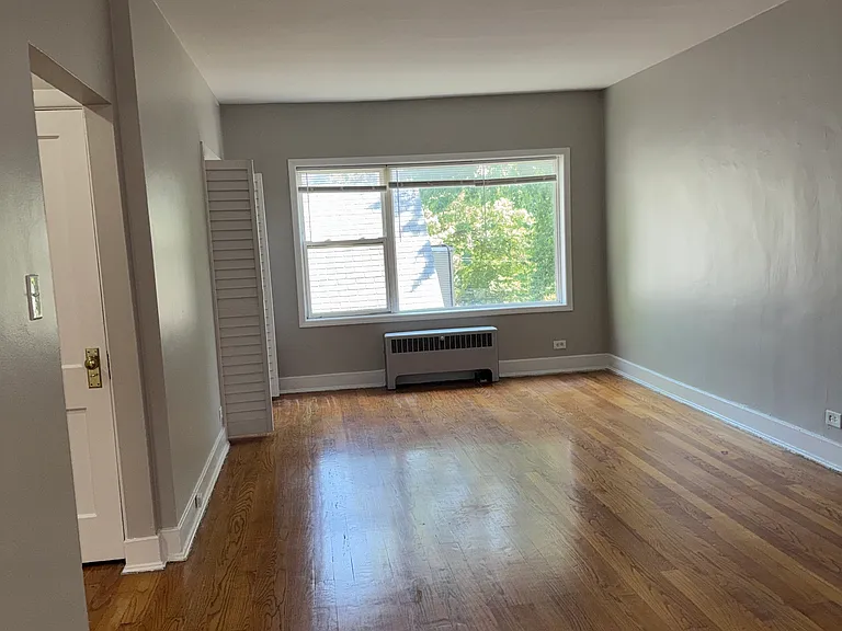2001 W Lunt Ave #1 — Photo 5