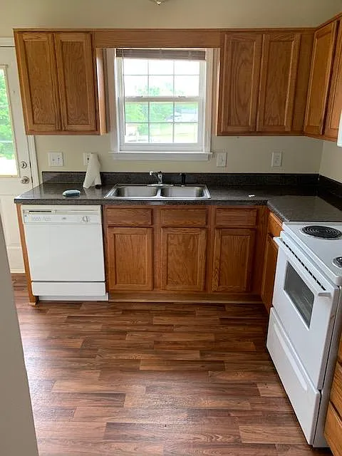 2 bed, 850 sqft, $1,400 — Photo 2