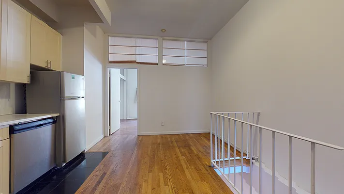 Rented by Bond New York | media 28