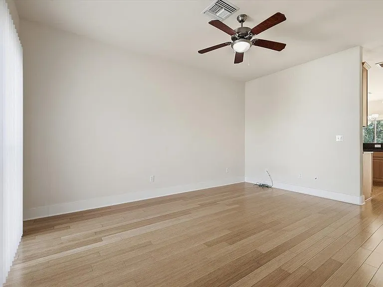 13420 Lyndhurst St #807 — Photo 6