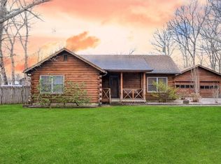 405 Wellwood Dr, Shirley, NY 11967