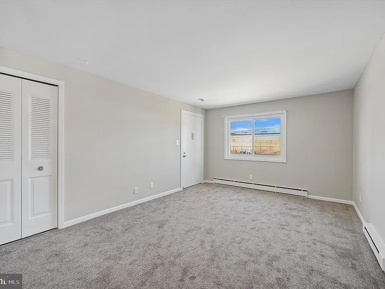 644 Maryland Ave #2 — Photo 7