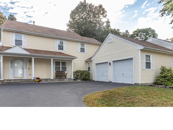 10 Grassy Hill Road #10, Monroe, CT 06468