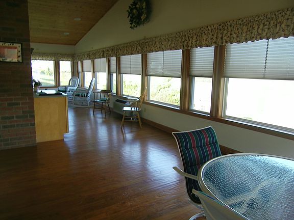 4th image of 102 Applewood Dr