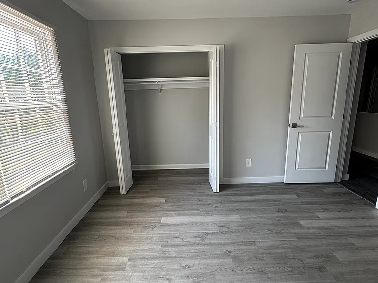 6571 Rock Springs Rd — Photo 27
