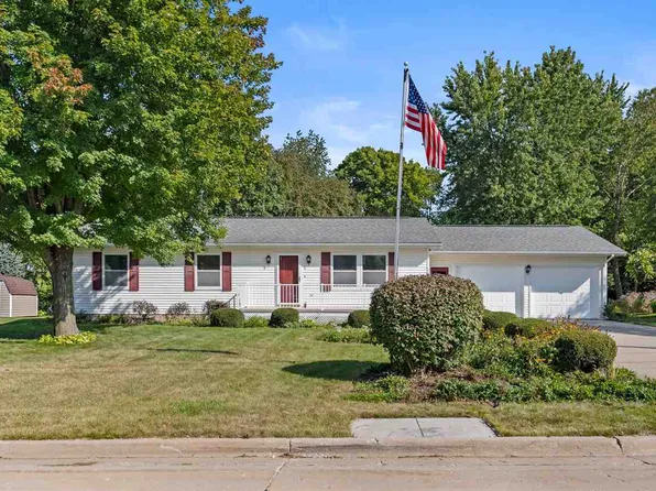 213 J Ave, Kalona, IA 52247