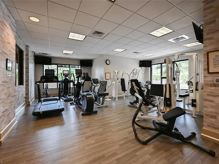 4551 Gulf Shore Blvd N #1001 — Photo 42