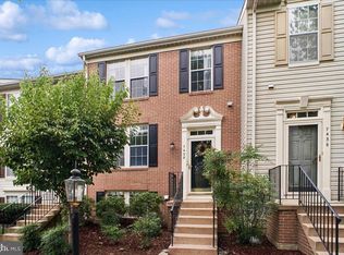 7438 Gadsby Sq, Alexandria, VA 22315