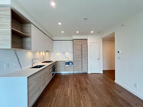 585 Austin Ave #808 Photo 1