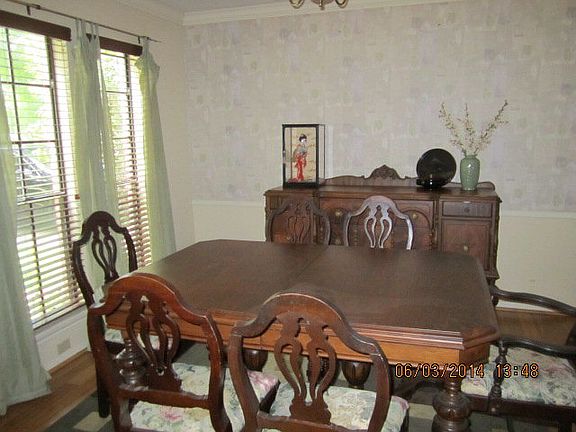 4th image of 330 Banyan Dr