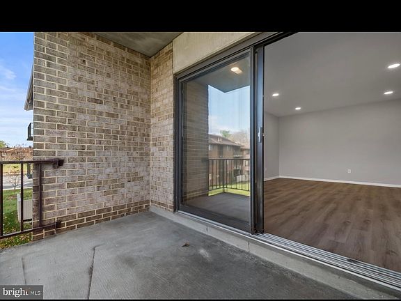 3rd image of 6011 Majors Ln APT 4