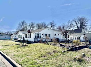 1530 Cedar St, Quincy, IL 62301