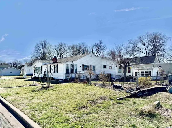 1530 Cedar St, Quincy, IL 62301