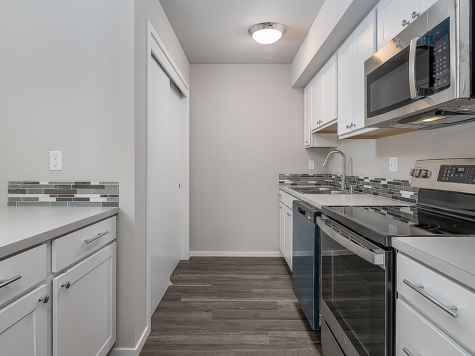 1st image of 4921 100th St NE APT 105