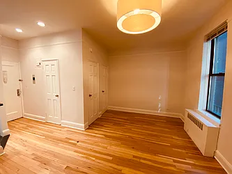 Rented by Metropolis Real Estate of Manhattan