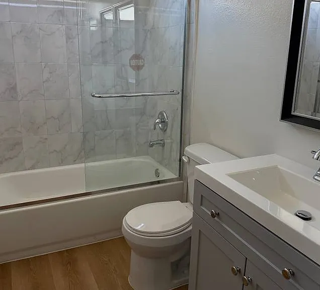 4816 Rosewood Ave — Photo 5