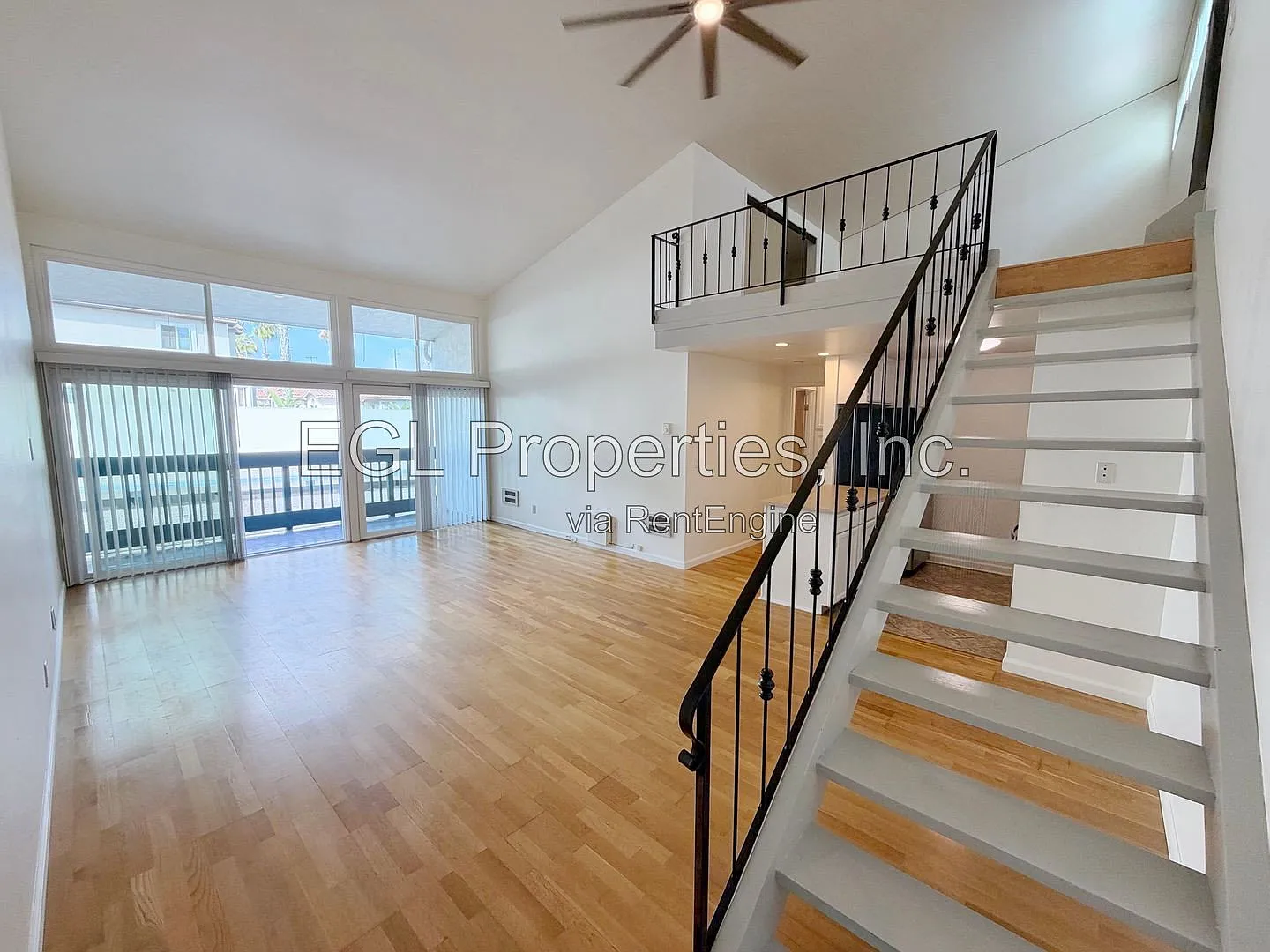 2 bed, 1.0 bath, 600 sqft, $3,300 — Photo 2