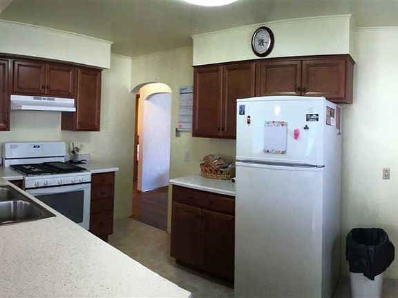 4th image of 2212 Sharon Ave
