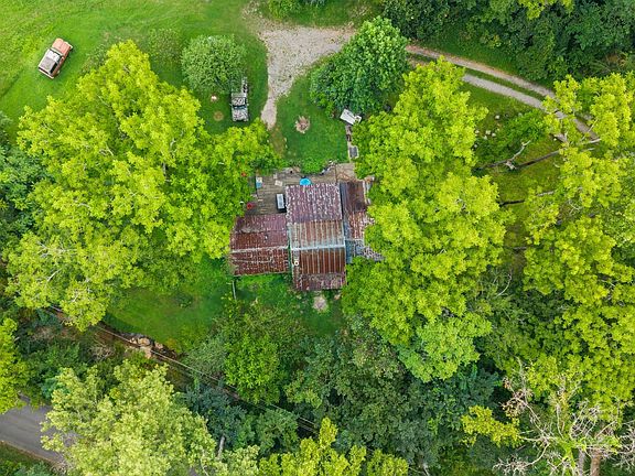 2nd image of 1150 Bell Hollow Rd