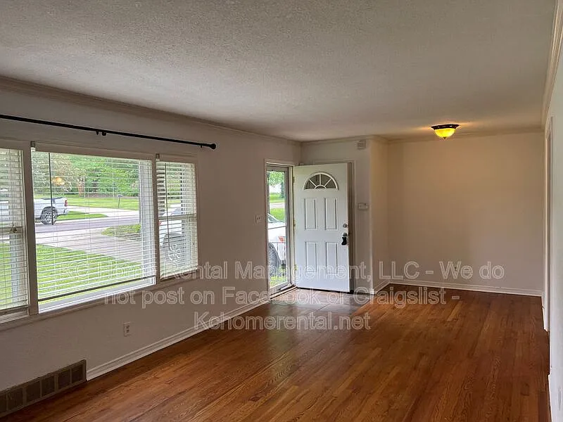 2 bed, 1.0 bath, 1008 sqft, $1,695 — Photo 3