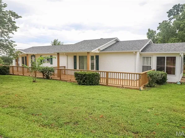 700 High St, Iberia, MO 65486