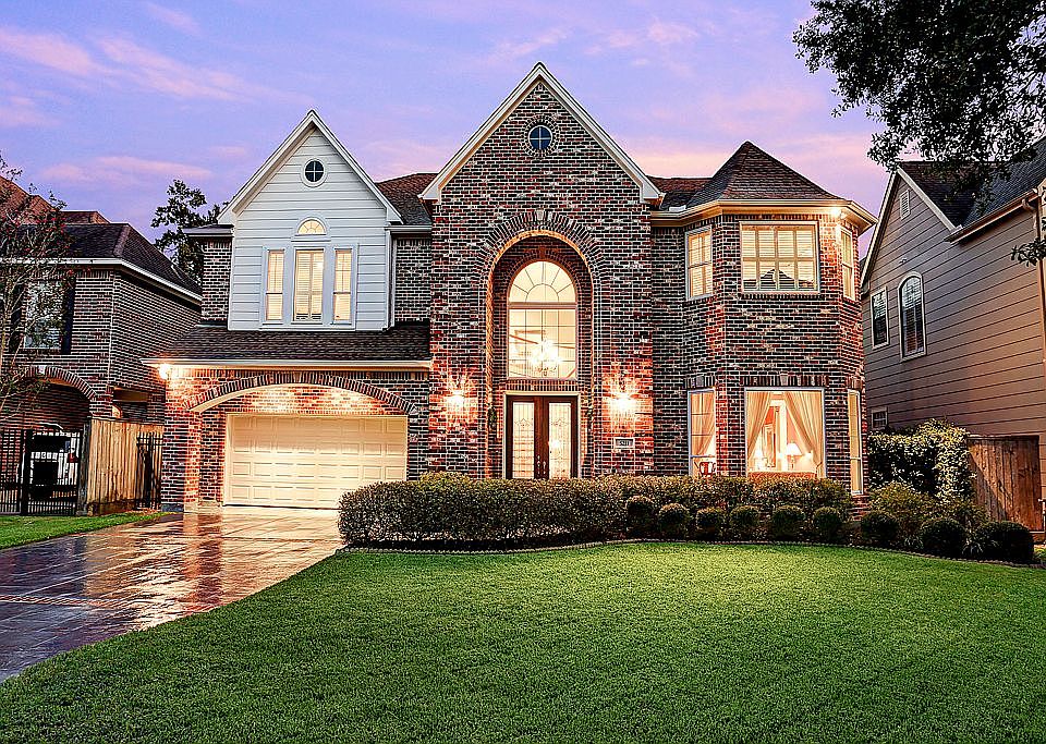 Facade w/Stamped Concrete DW