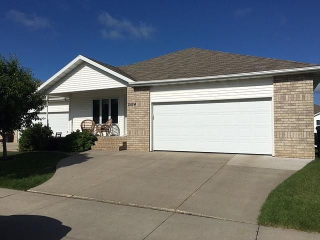 1st image of 2604 Sara Lyn Dr