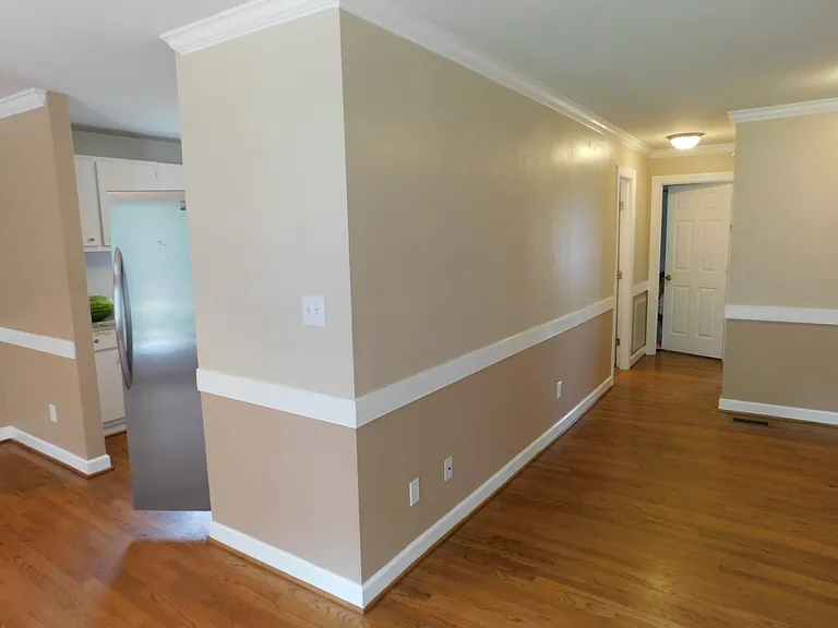 2905 Mandy Ln — Photo 8