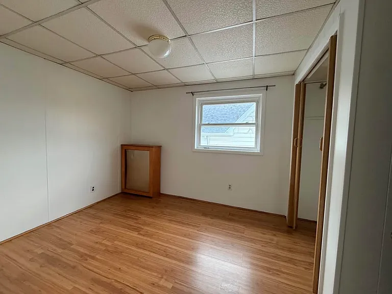 1124 W Elm St — Photo 5