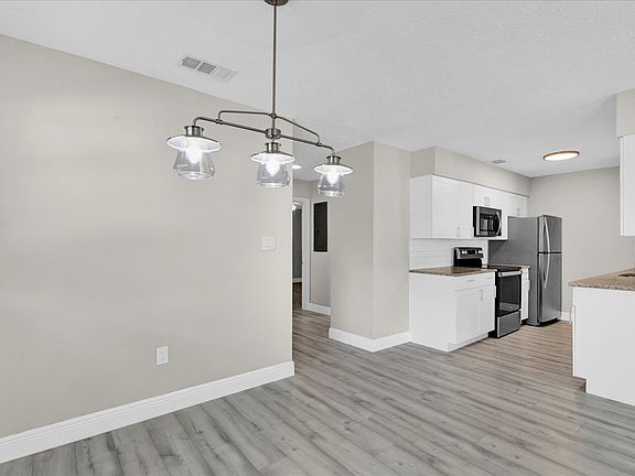 5th image of 2915 Formosa Ave