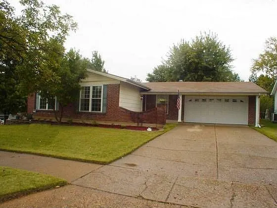 406 Westglen Village Dr photo 1